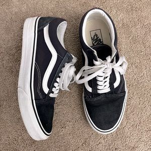 Women’s Navy Blue Old Skool Vans Size 9